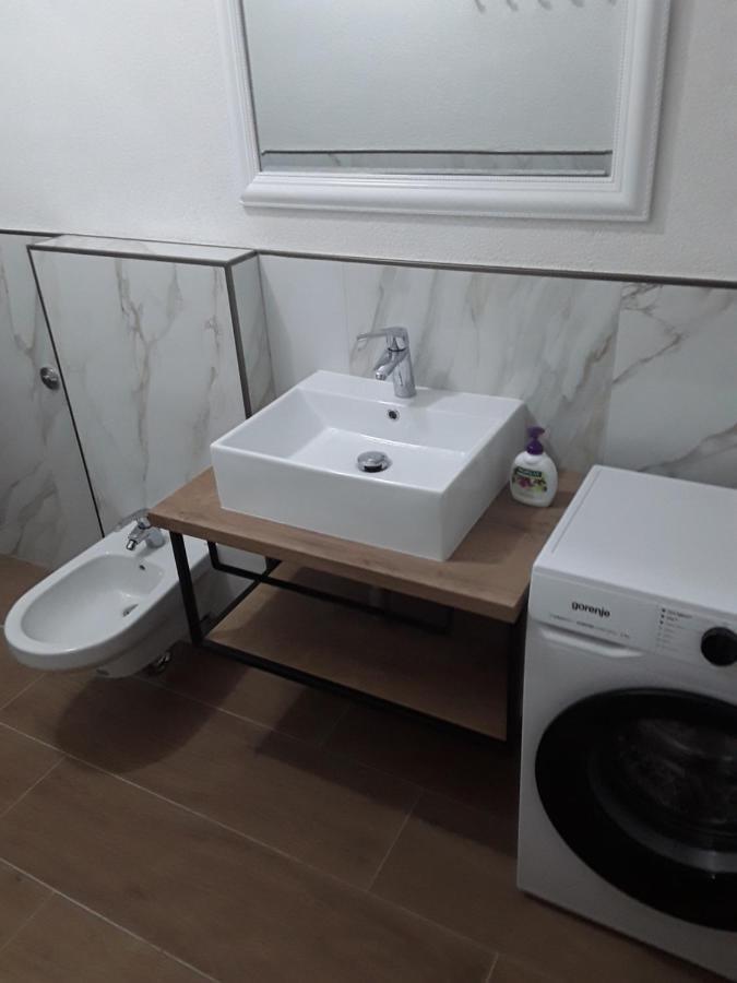 Apartments Doris Zavalatica Dış mekan fotoğraf