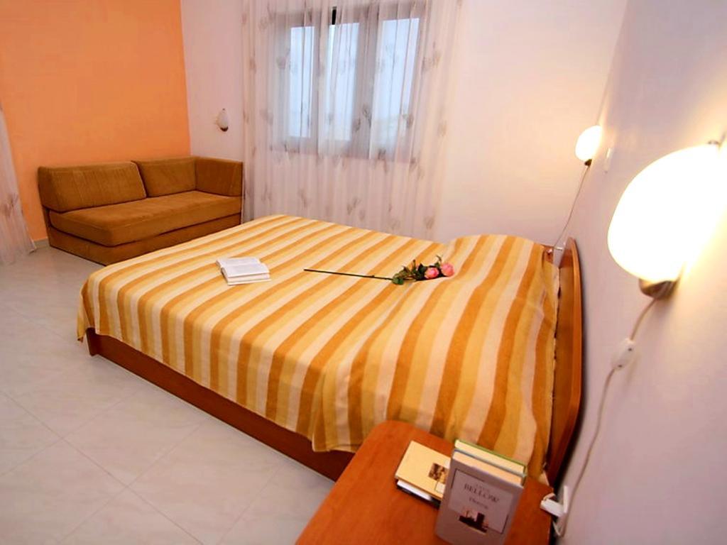 Apartments Doris Zavalatica Dış mekan fotoğraf